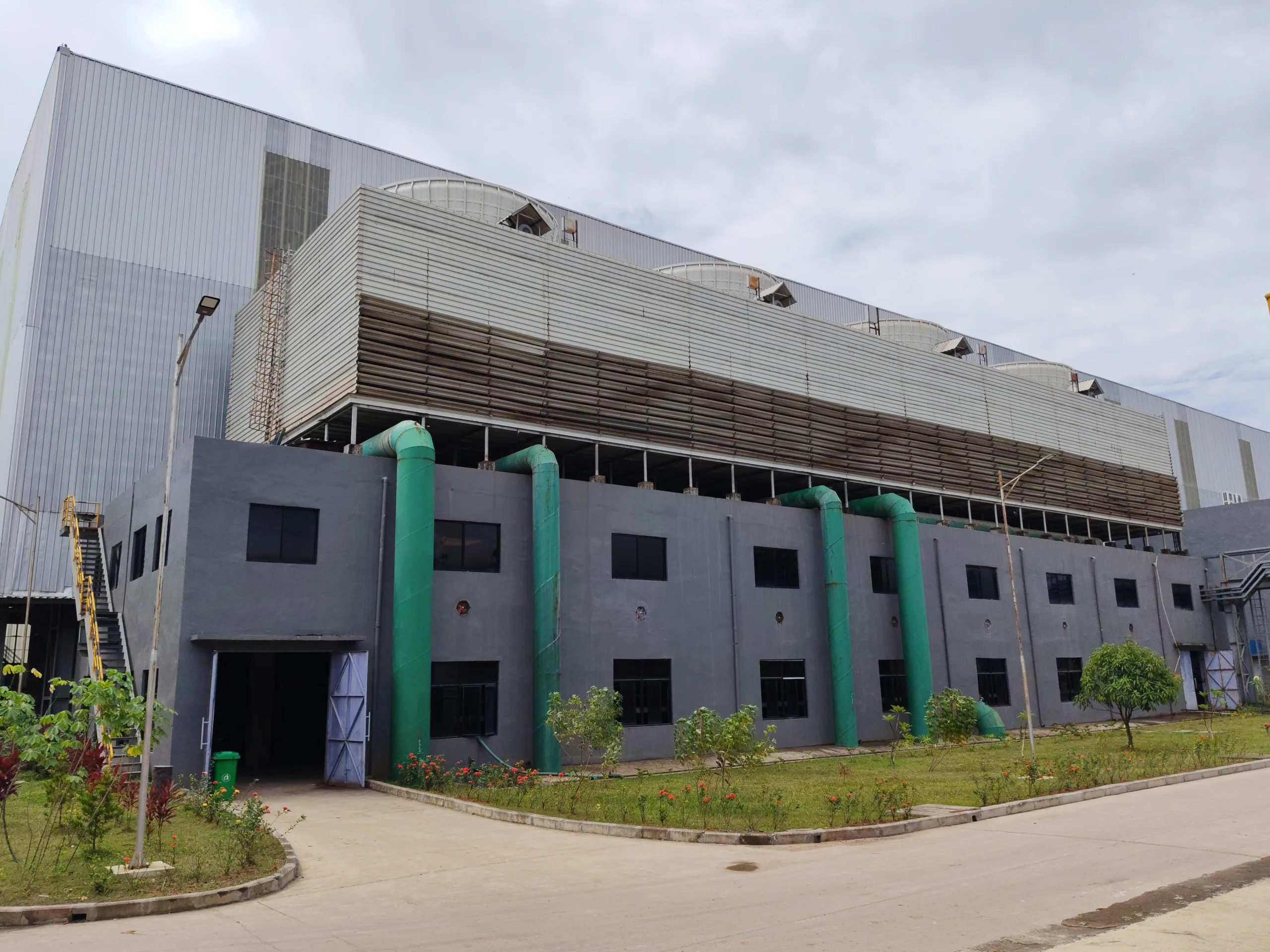 FRO closed circuit cooling tower installation on rooftop - Yaotong Environmental Protection
